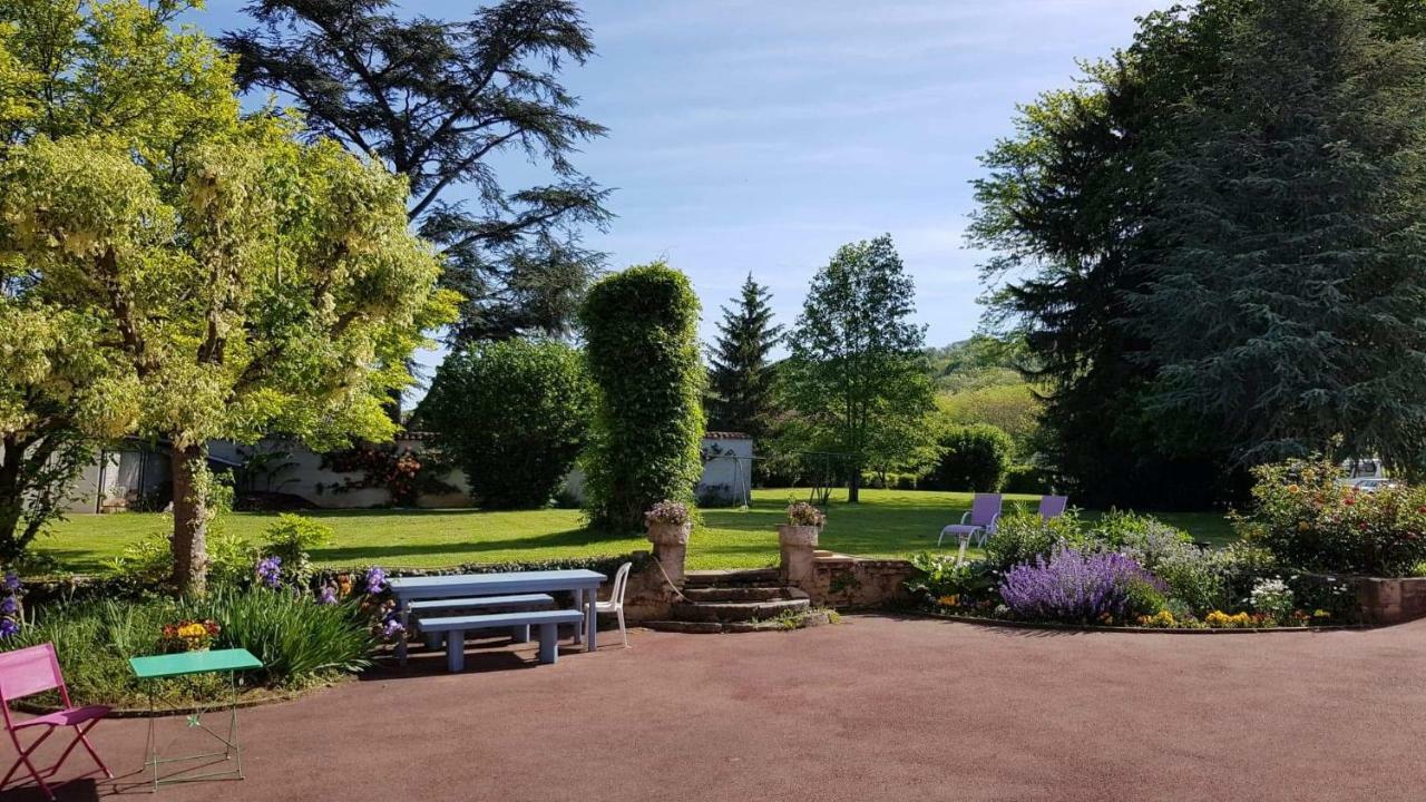 Neuville-sur-Saône Le Relais Des Dames Bed & Breakfast エクステリア 写真